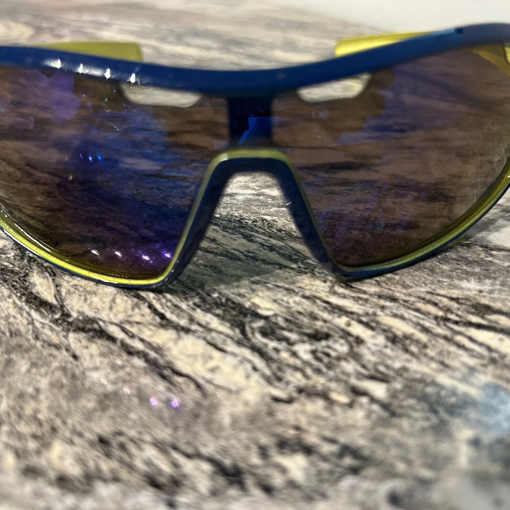 Everlast Blue and Yellow Men's Sunglasses